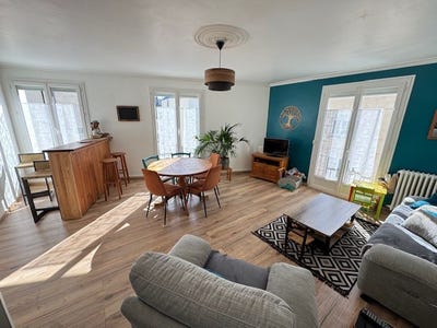 /international/fr/laval-pays-de-la-loire-310106776106/