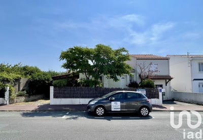 /international/fr/saint-gilles-croix-de-vie-pays-de-la-loire-310100824542/