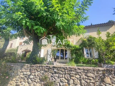 /international/fr/vaugines-provence-alpes-cote-d-azur-120097941938/