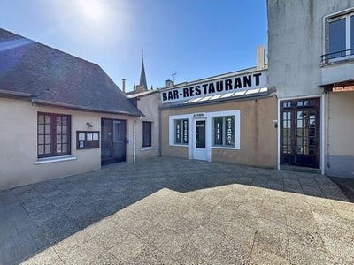 /international/fr/joue-en-charnie-pays-de-la-loire-310108674799/
