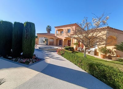 /international/fr/saint-cyprien-languedoc-roussillon-310109113515/?lang=it