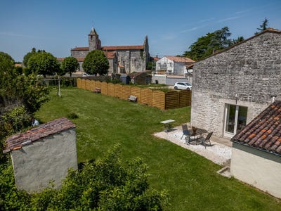 /international/fr/les-essards-charente-310104525989/