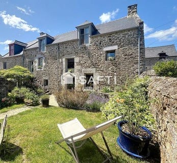 /international/fr/dinan-brittany-310100362407/