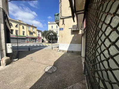 /international/fr/lezignan-corbieres-languedoc-roussillon-310108647995/