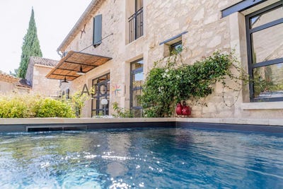 /international/fr/saint-remy-de-provence-provence-alpes-cote-d-azur-310102162917/