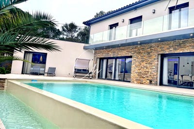 /international/fr/nimes-languedoc-roussillon-310108527245/