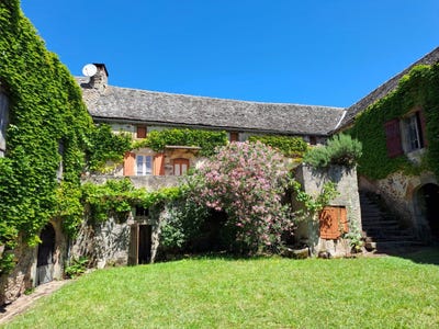 /international/fr/najac-midi-pyrenees-310107562428/