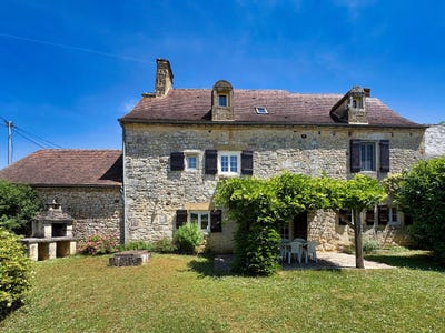 /international/fr/salignac-eyvigues-aquitaine-310108866301/