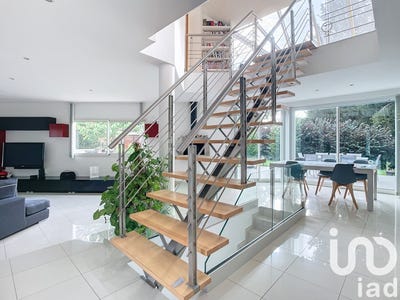 /international/fr/ferolles-attilly-ile-de-france-310097821405/