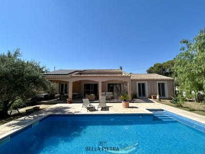 /international/fr/aubais-languedoc-roussillon-310109176270/?lang=fr