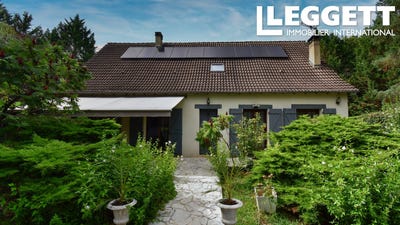 /international/fr/terrasson-lavilledieu-aquitaine-310099591490/