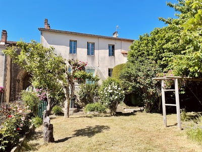 /international/fr/confolens-charente-310100042394/