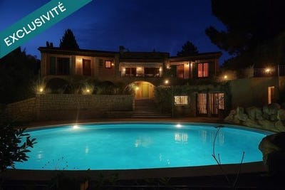 /international/fr/villeneuve-les-avignon-languedoc-roussillon-310100637013/?lang=en