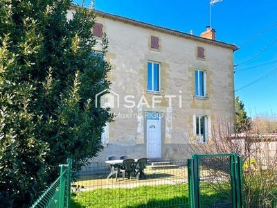 /international/fr/lamothe-landerron-aquitaine-310099466745/