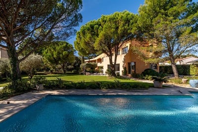 /international/fr/villeneuve-les-avignon-languedoc-roussillon-310110261664/