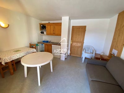 /international/fr/saint-jean-d-arves-rhone-310098922758/