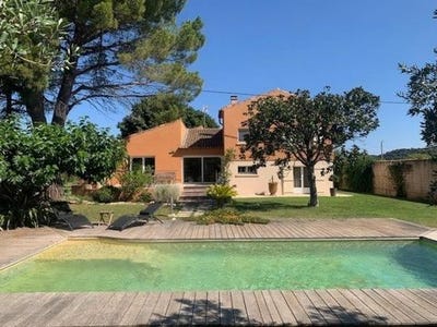 /international/fr/beaucaire-languedoc-roussillon-310101381981/?lang=id