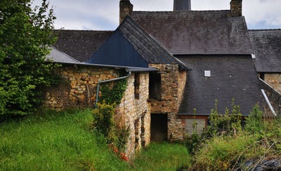 /international/fr/saint-aubin-du-cormier-brittany-310098802196/
