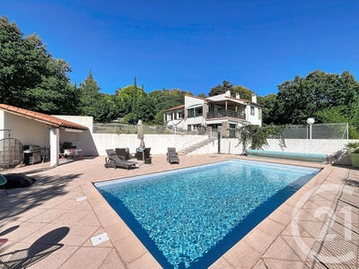 /international/fr/montbolo-languedoc-roussillon-310119974270/