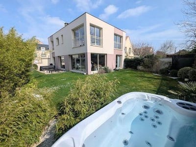 /international/fr/croissy-sur-seine-ile-de-france-310100549051/