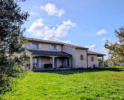 /international/fr/saint-elix-le-chateau-midi-pyrenees-310106826716/
