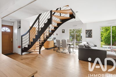 /international/fr/sainte-luce-sur-loire-pays-de-la-loire-310107556093/