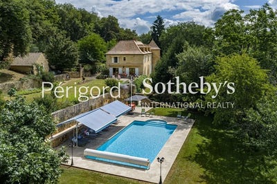 /international/fr/beynac-et-cazenac-aquitaine-310102874192/