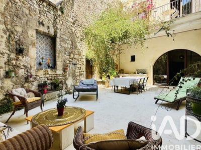 /international/fr/tarascon-provence-alpes-cote-d-azur-310107913786/