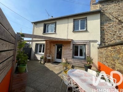 /international/fr/saint-pere-marc-en-poulet-brittany-310108559757/