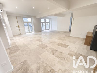 /international/fr/laval-pays-de-la-loire-310106423527/