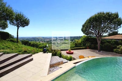/international/fr/villeneuve-les-avignon-languedoc-roussillon-310107368431/