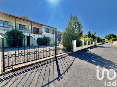/international/fr/montbrun-des-corbieres-languedoc-roussillon-310102231303/