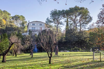 /international/fr/fontaine-de-vaucluse-hh-15608035-fontaine-de-vaucluse-provence-alpes-cote-d-azur-310100954048/?lang=fr