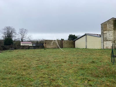 /international/fr/fontenay-le-comte-pays-de-la-loire-310105759210/