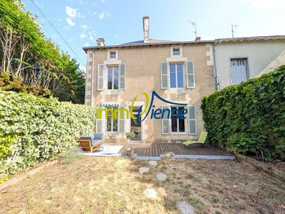 /international/fr/lussac-les-chateaux-charente-310107191648/