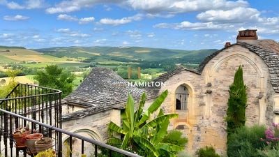 /international/fr/cordes-sur-ciel-midi-pyrenees-310107557821/