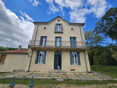 /international/fr/ganges-languedoc-roussillon-310108789041/