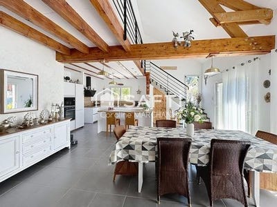 /international/fr/chabottes-provence-alpes-cote-d-azur-310100742615/