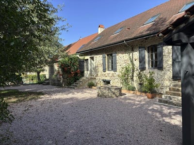 /international/fr/venarey-les-laumes-burgundy-310120008962/