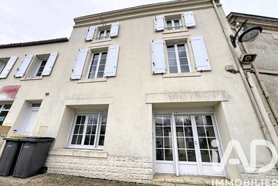 /international/fr/courcon-charente-310105895570/
