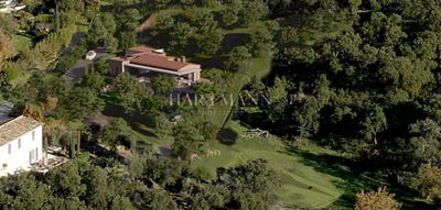 /international/fr/grimaud-provence-alpes-cote-d-azur-310108676179/