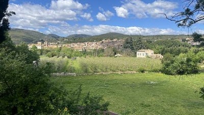 /international/fr/caunes-minervois-languedoc-roussillon-310107298636/