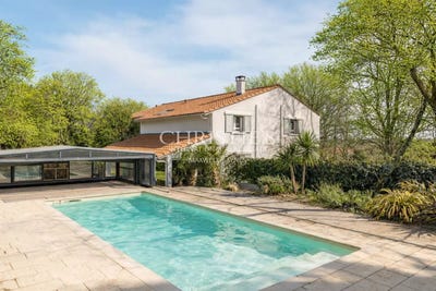 /international/fr/latresne-aquitaine-310108265308/