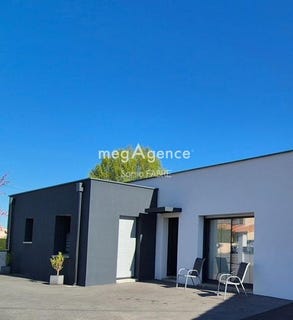/international/fr/saint-leger-les-vignes-pays-de-la-loire-310107332481/