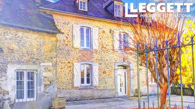 /international/fr/oloron-sainte-marie-aquitaine-310095739607/
