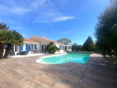 /international/fr/la-rochelle-charente-310107791448/