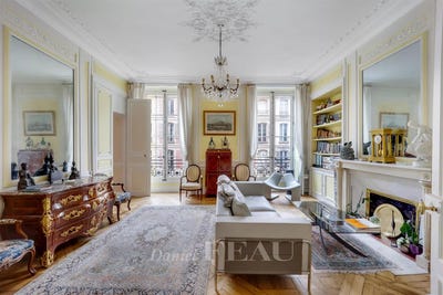 /international/fr/versailles-ile-de-france-310099350600/