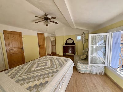 /international/fr/cotignac-provence-alpes-cote-d-azur-310107255508/