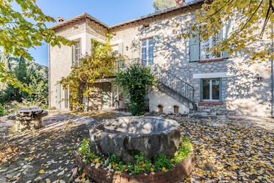 /international/fr/mougins-provence-alpes-cote-d-azur-310108465096/
