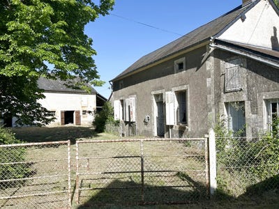 /international/fr/lurcy-le-bourg-burgundy-310099614415/?lang=en